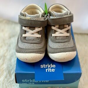 New In Box Boys Stride Rite Cedar Boot Size 5